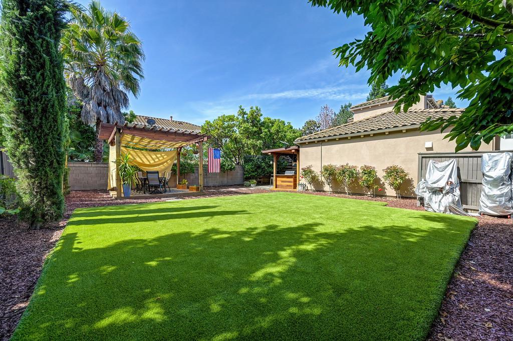 17 Kings Beach Place