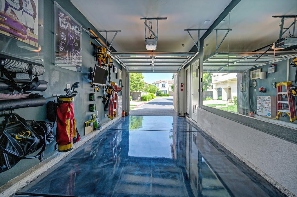 17 Kings Beach Place