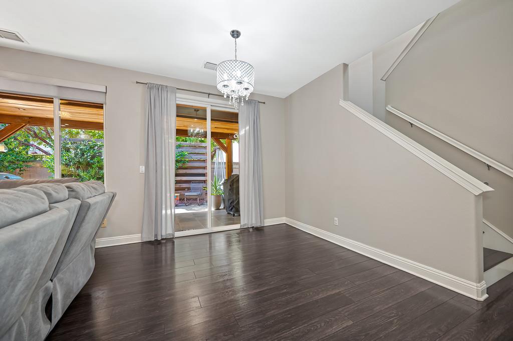 17 Kings Beach Place