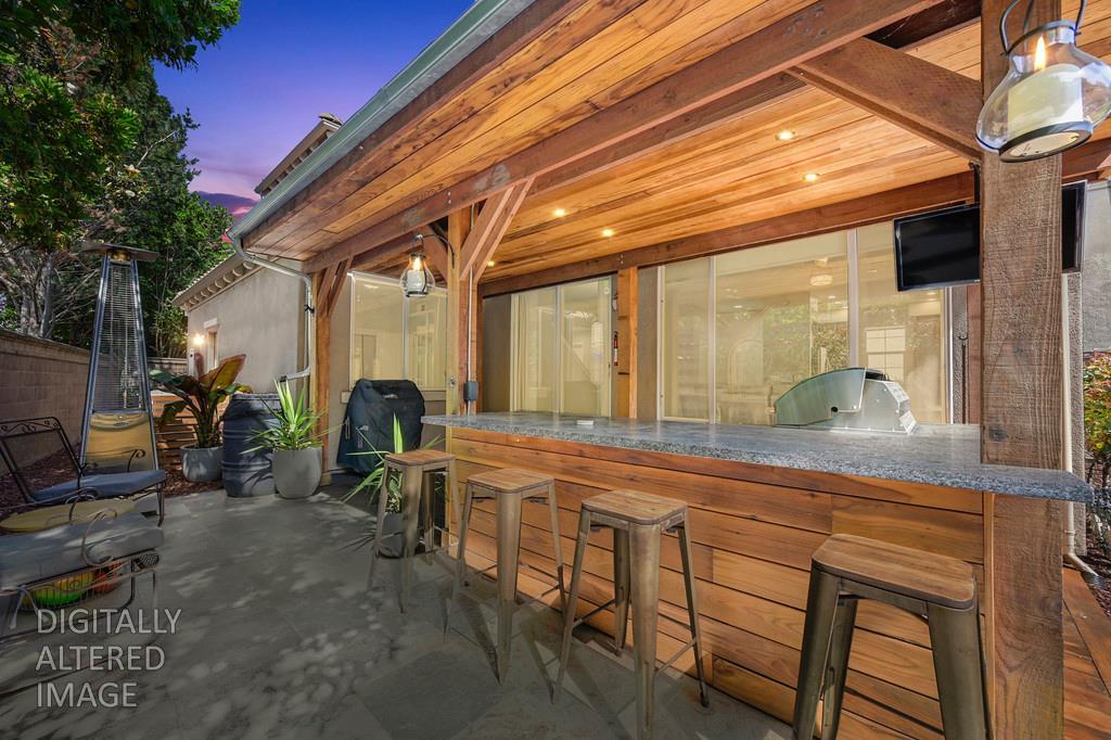 17 Kings Beach Place