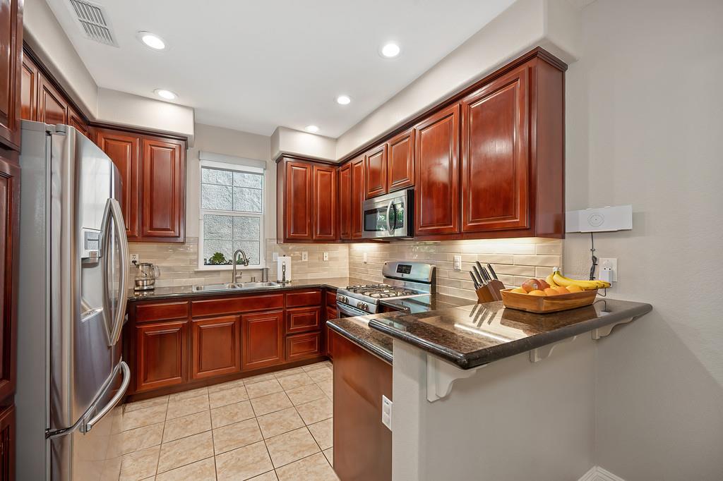 17 Kings Beach Place