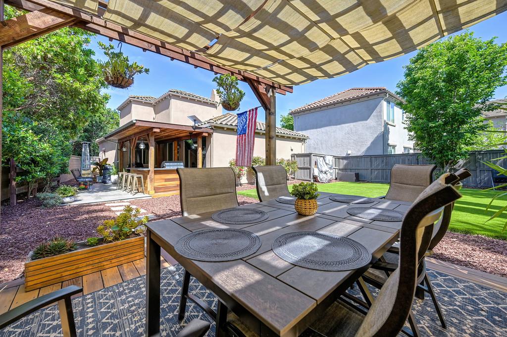 17 Kings Beach Place