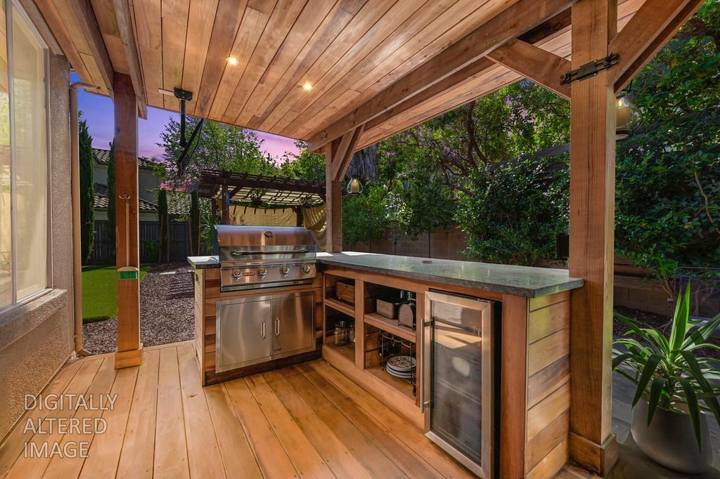 17 Kings Beach Place