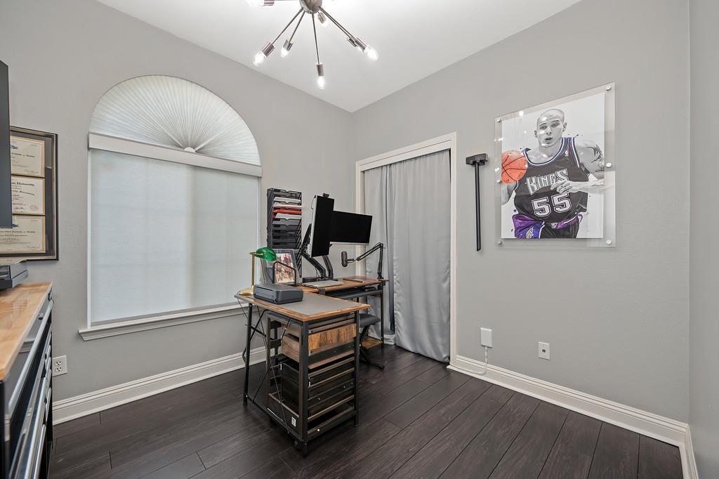 17 Kings Beach Place
