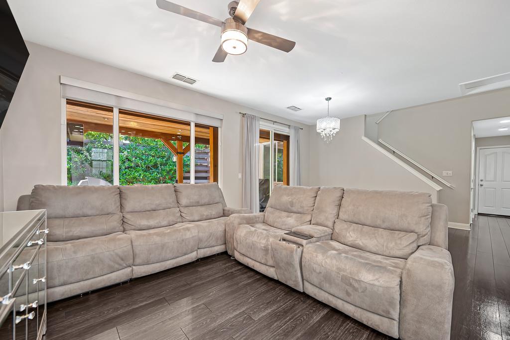 17 Kings Beach Place