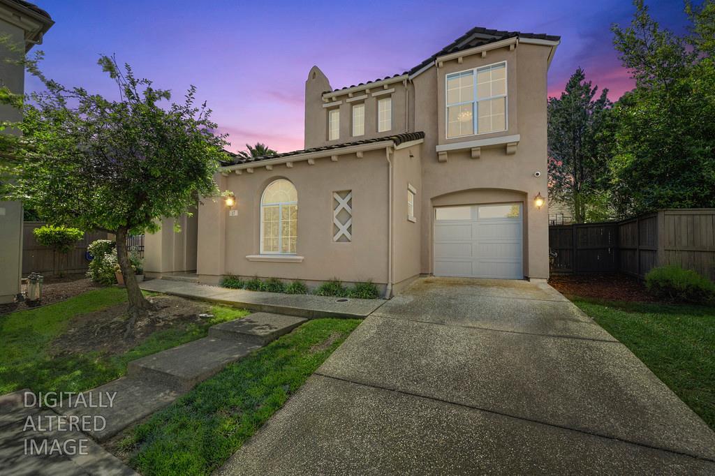 17 Kings Beach Place