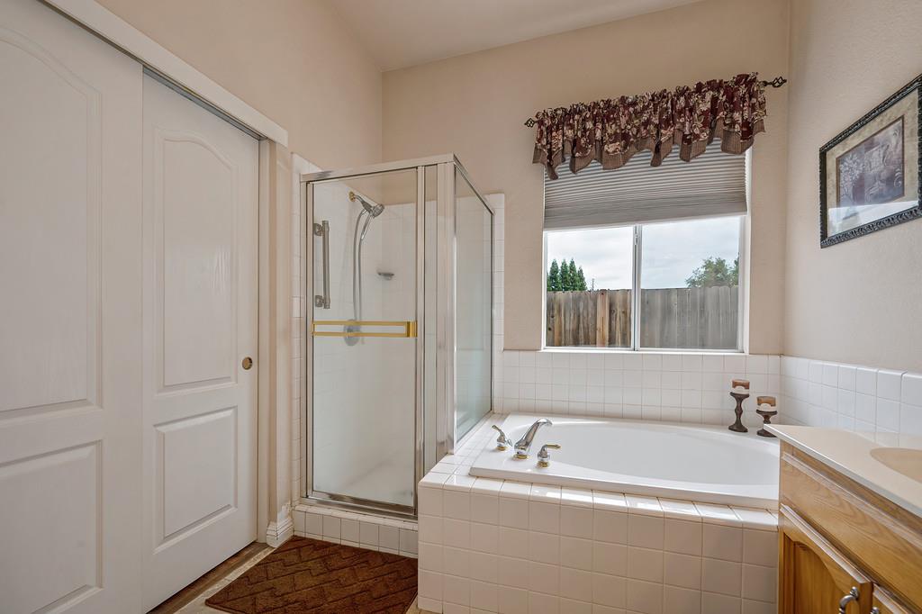 8311 Oakwood Hills Circle