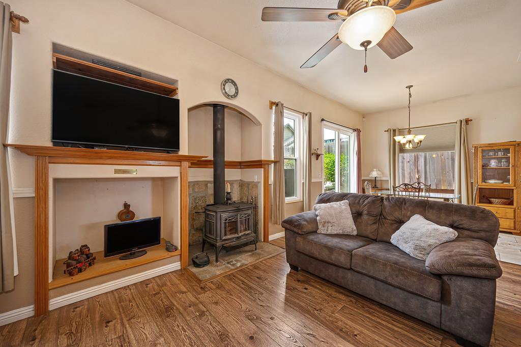 8311 Oakwood Hills Circle