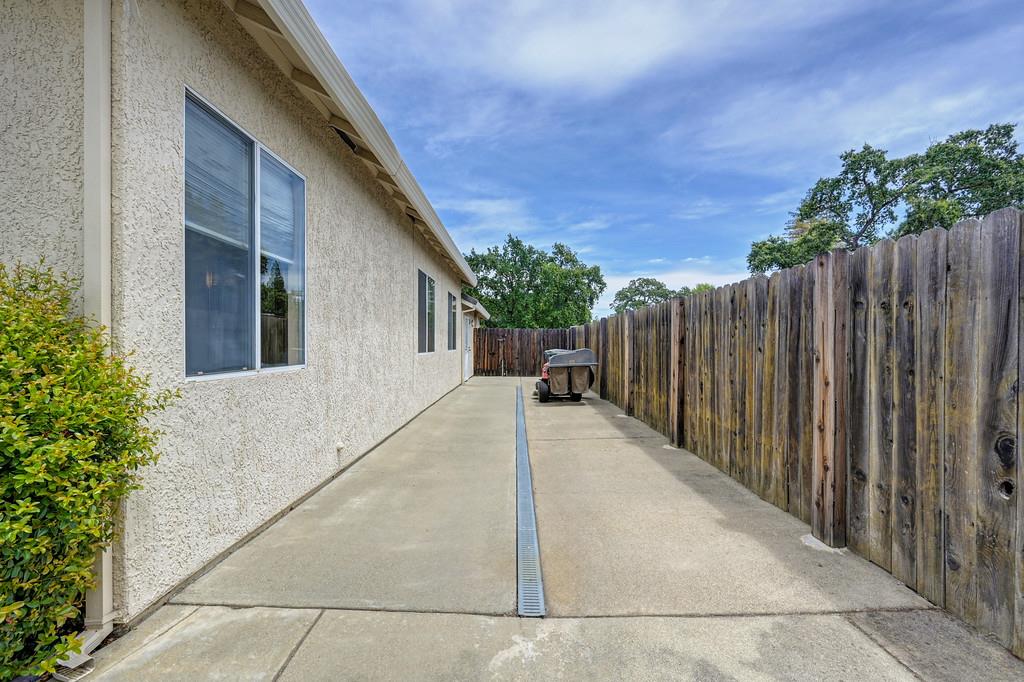 8311 Oakwood Hills Circle