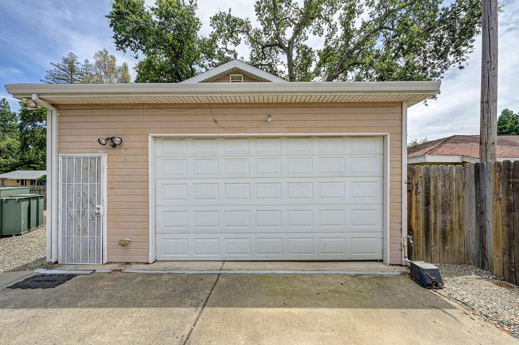 8311 Oakwood Hills Circle