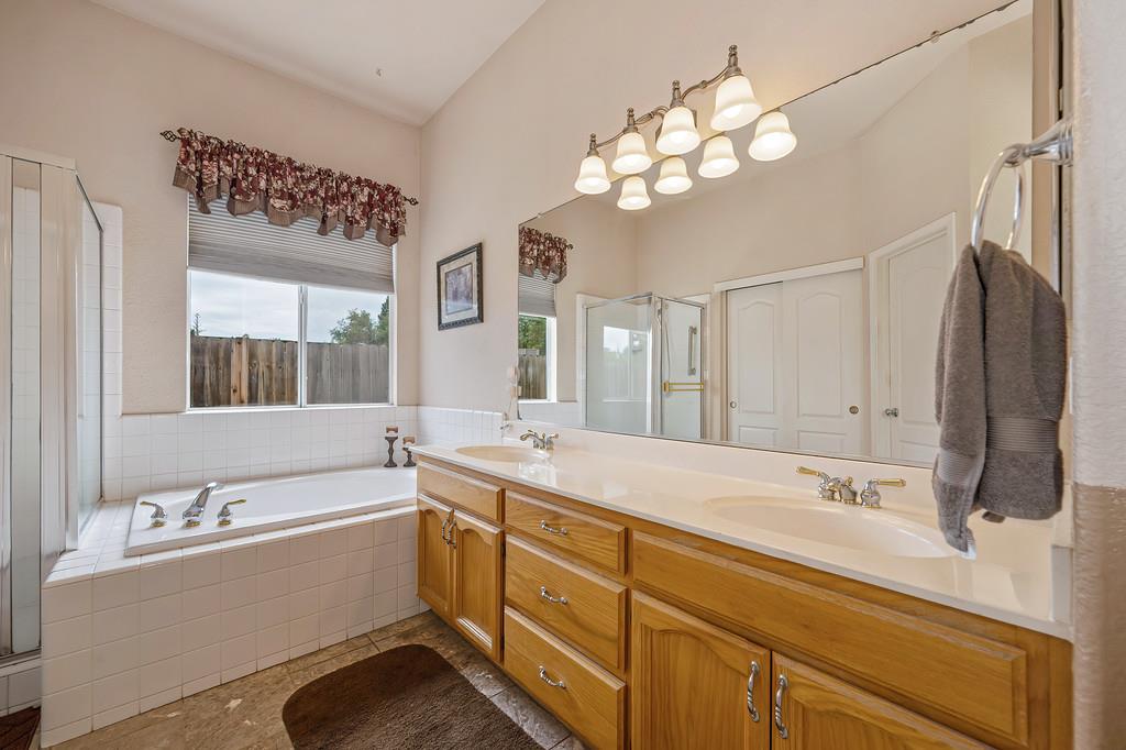 8311 Oakwood Hills Circle