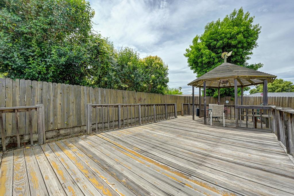 8311 Oakwood Hills Circle