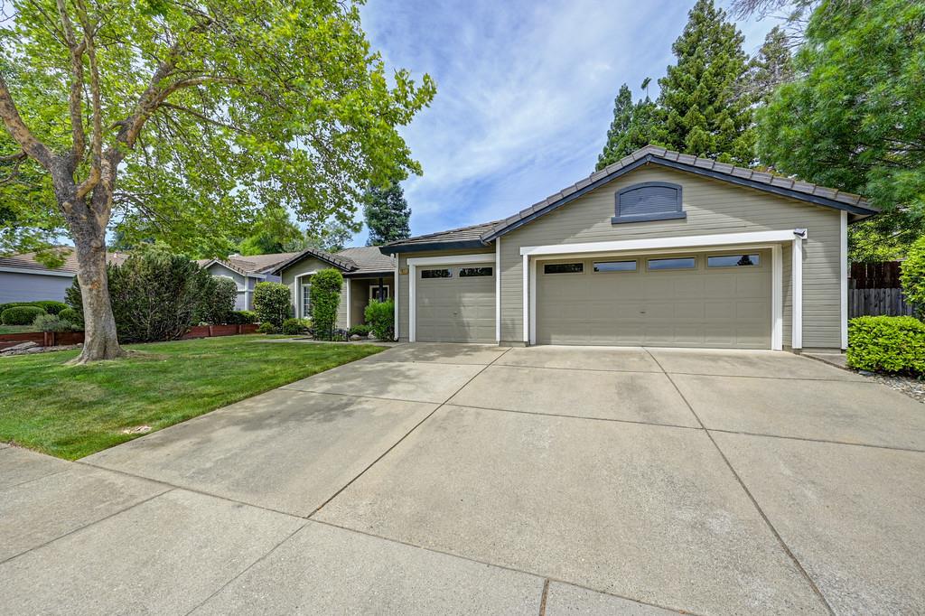 1035 Shenencock Way