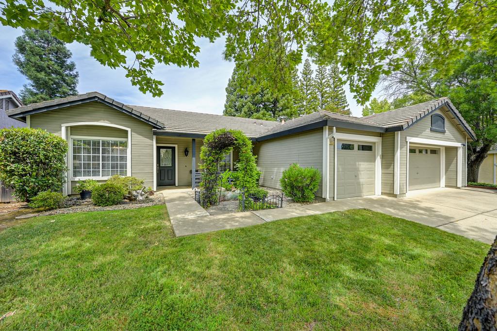 1035 Shenencock Way