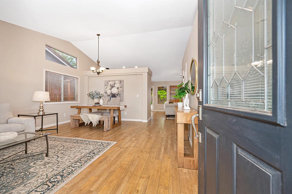 1035 Shenencock Way