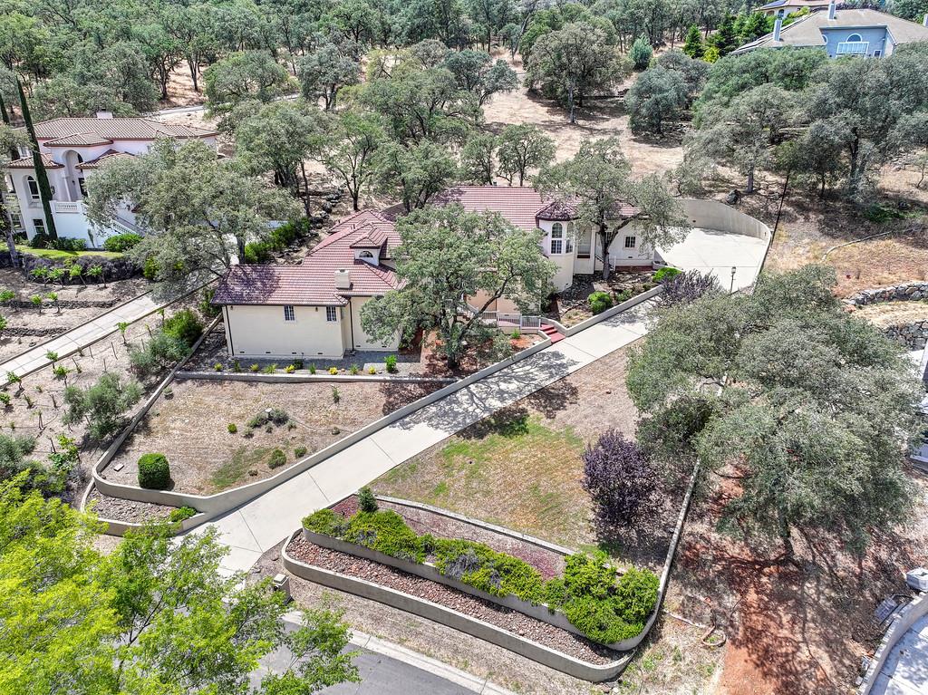2072 Moonstone Circle