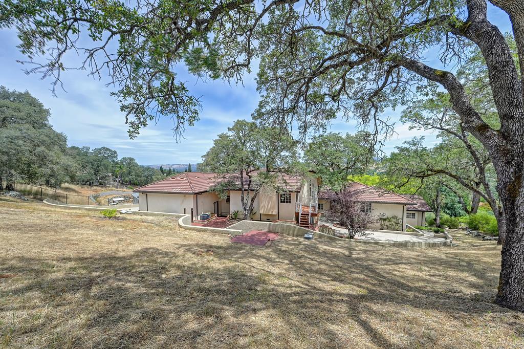 2072 Moonstone Circle