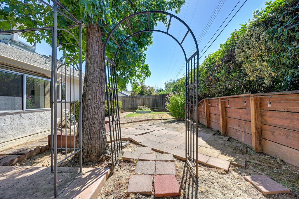 7424 Pimienta Drive