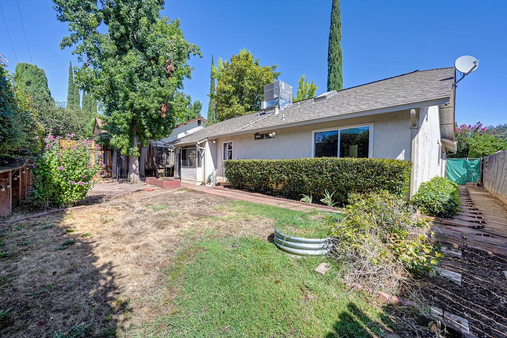 7424 Pimienta Drive