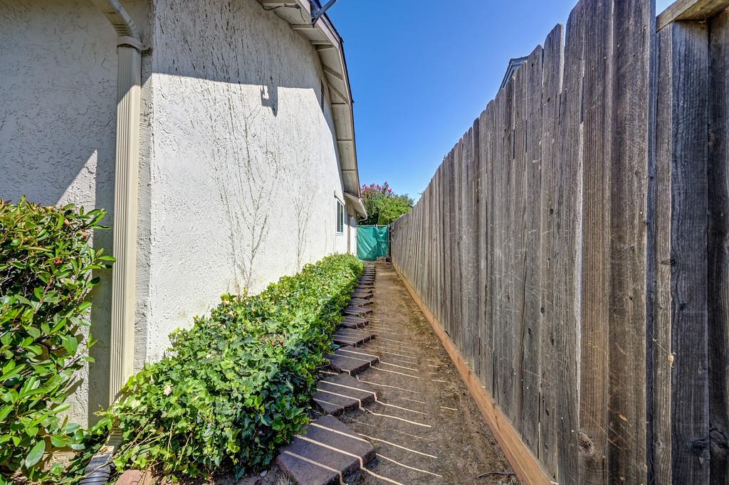 7424 Pimienta Drive