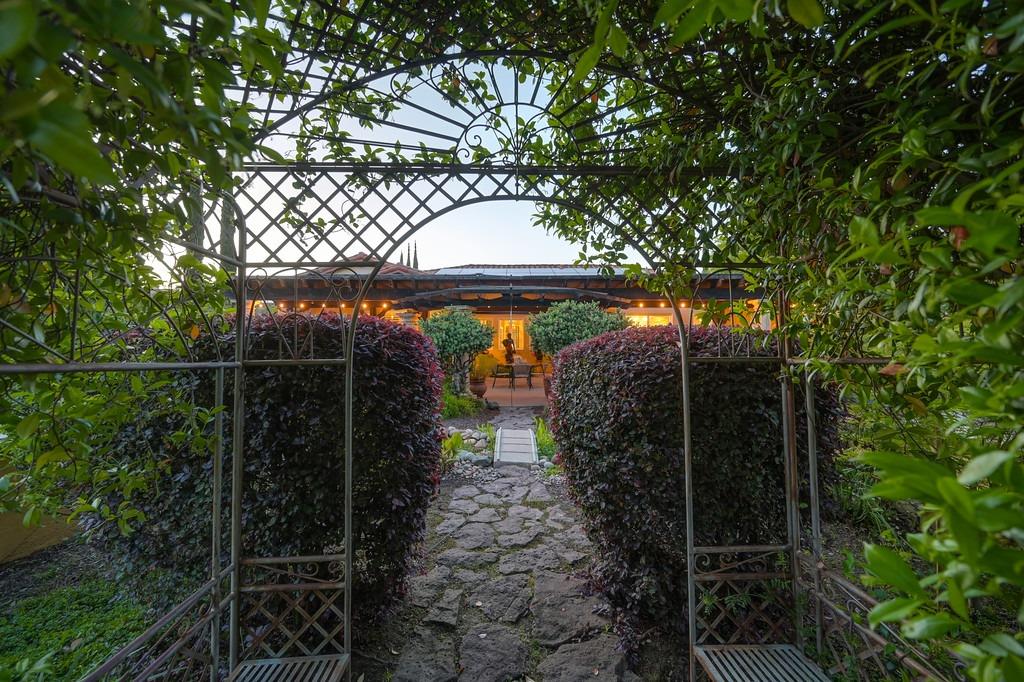 4232 Savoie Court
