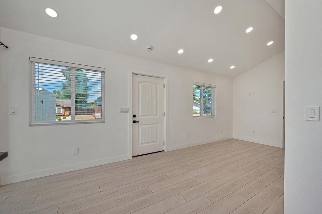 5924 Deary Way