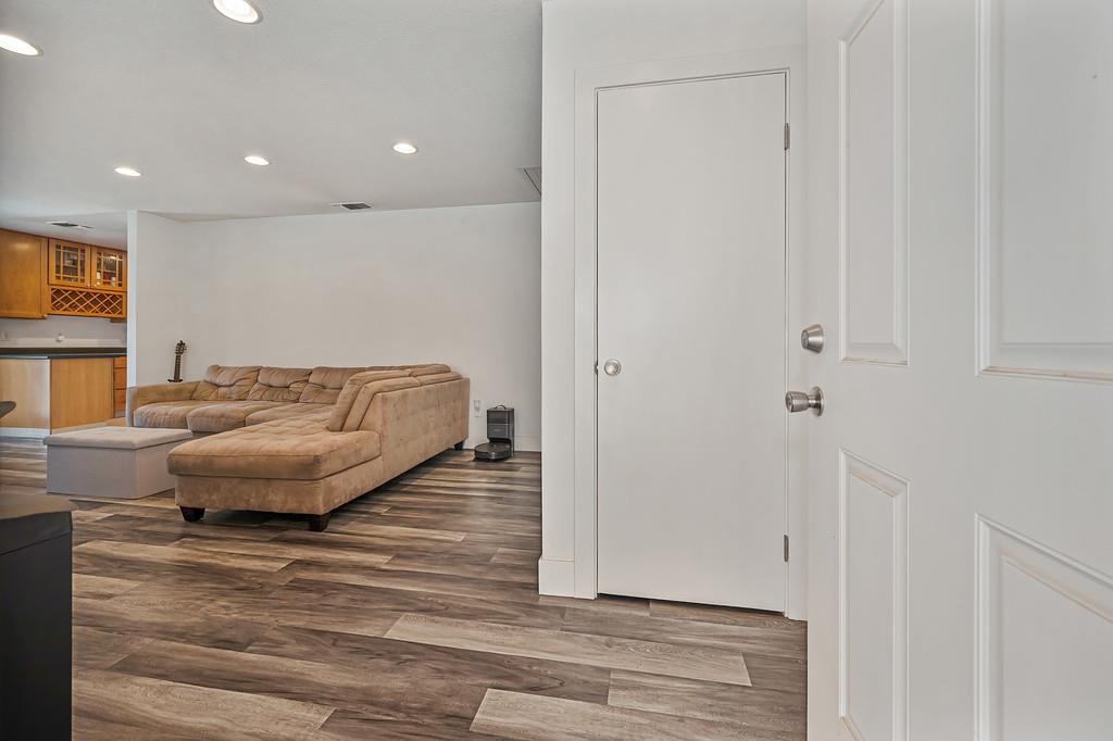 5924 Deary Way
