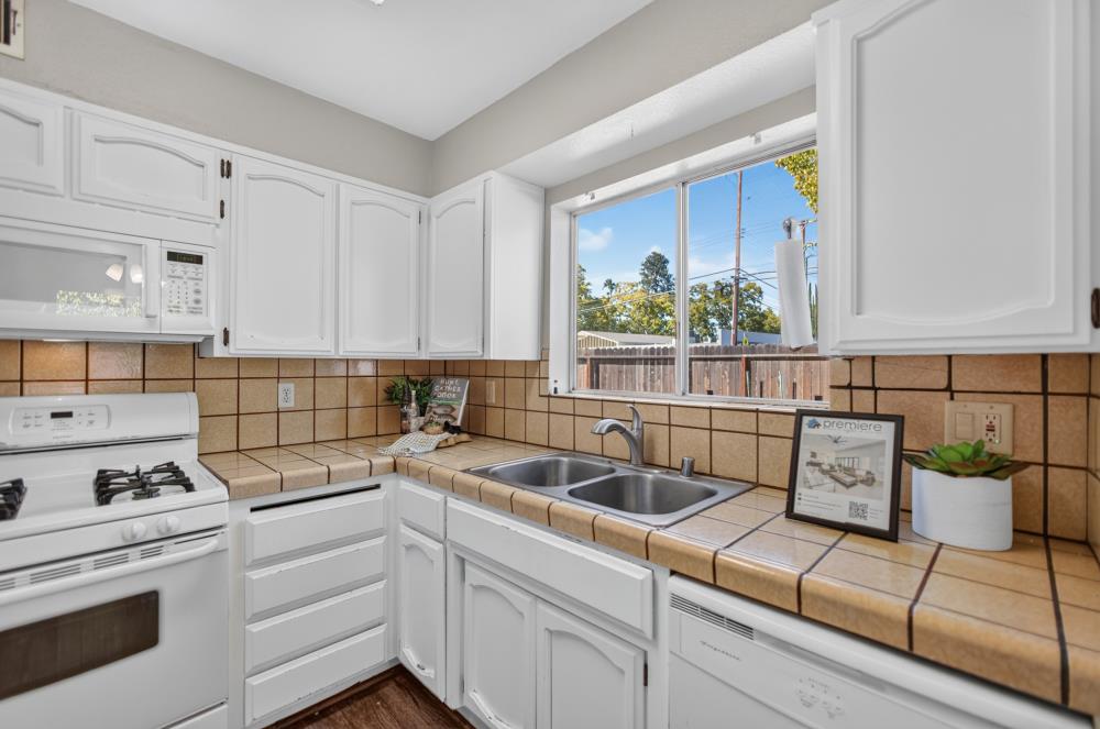 1501 Christopher Way