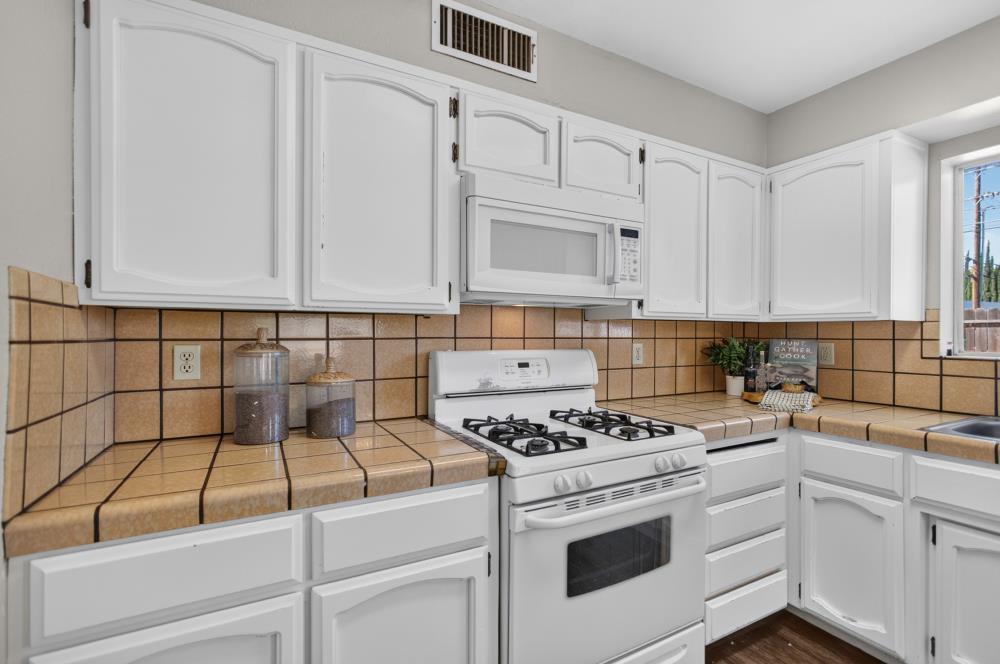 1501 Christopher Way