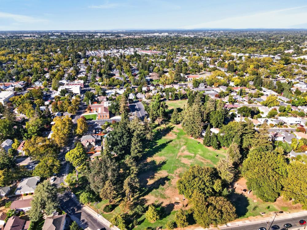 1501 Christopher Way