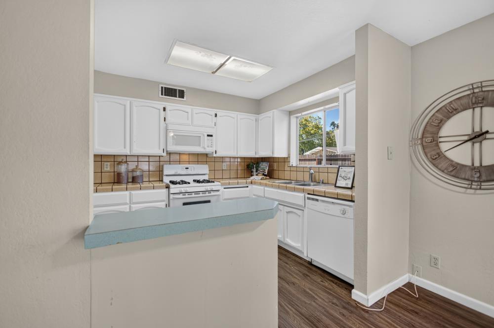 1501 Christopher Way