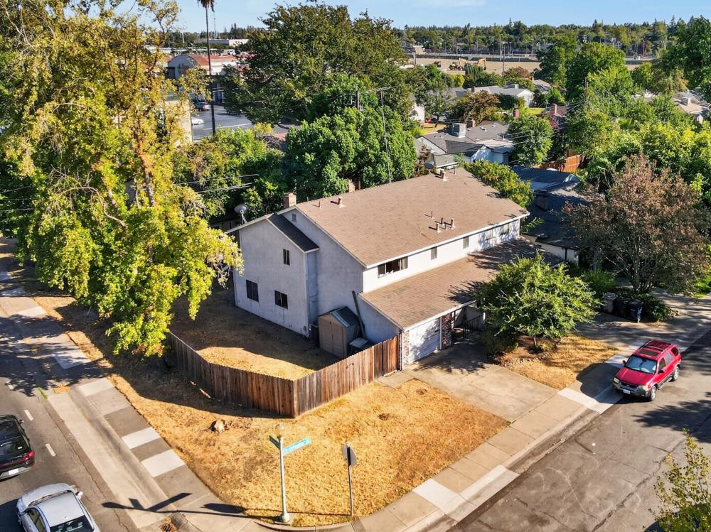 1501 Christopher Way