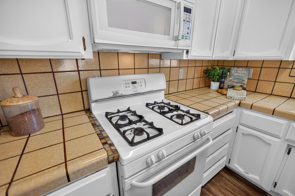 1501 Christopher Way