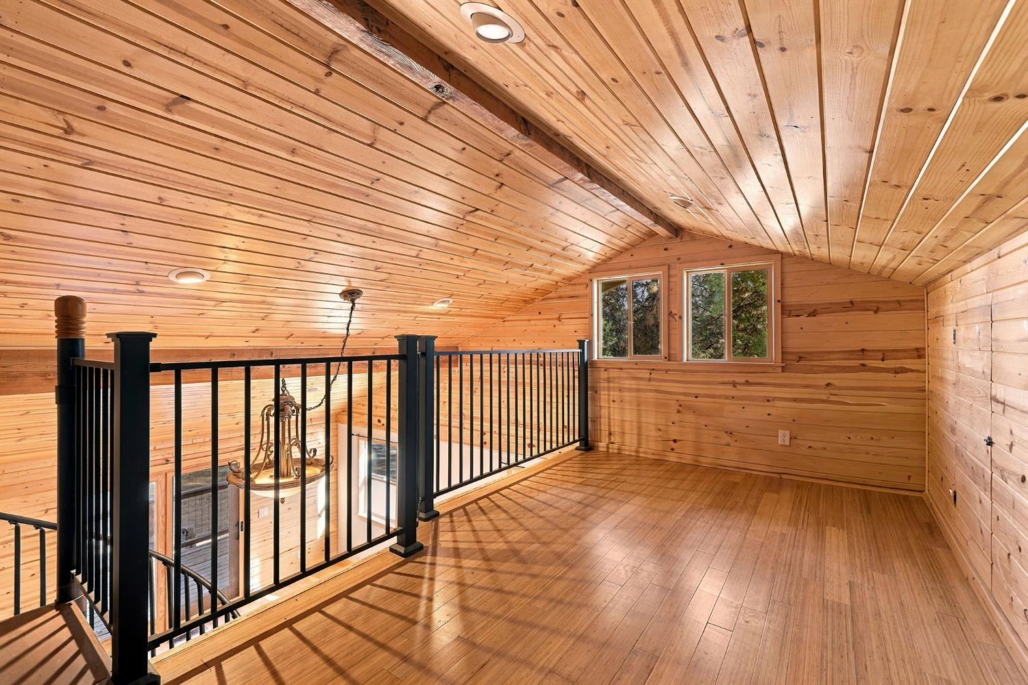 19526 Shawnee Trail