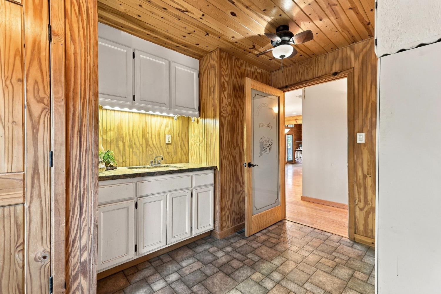 19526 Shawnee Trail