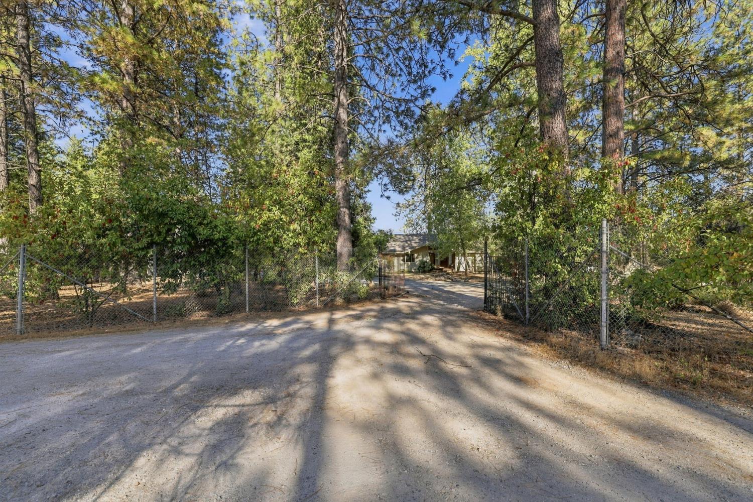 19526 Shawnee Trail