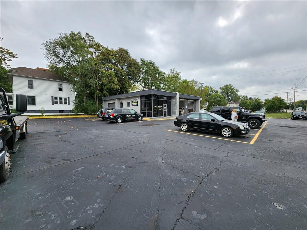 1215 E Prairie Street