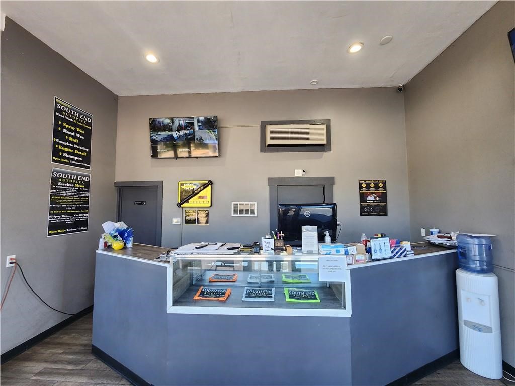 1215 E Prairie Street