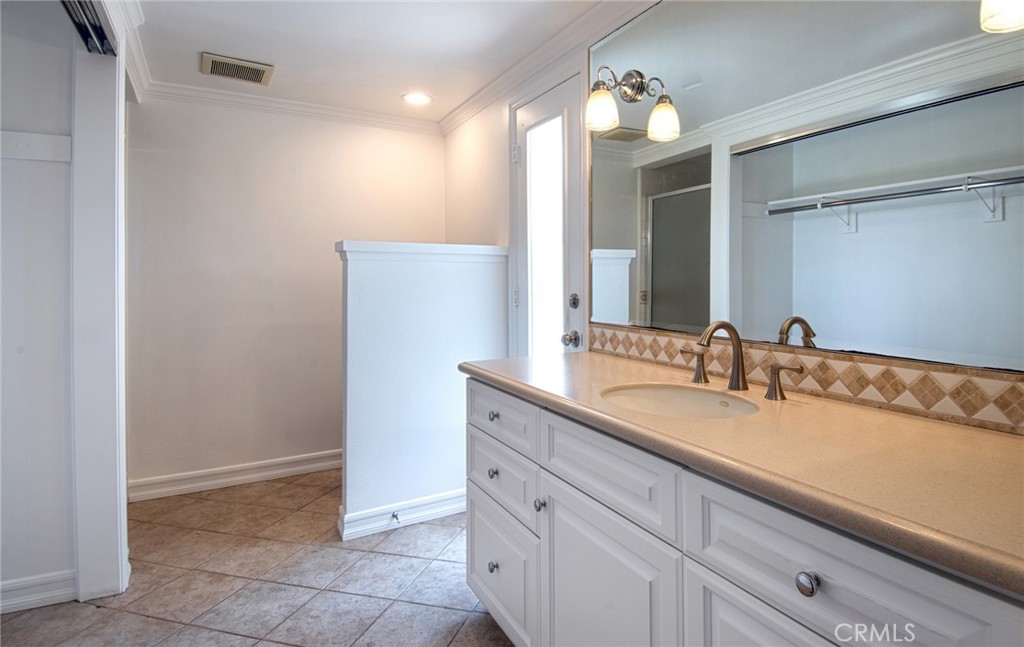 426 Cambridge Circle