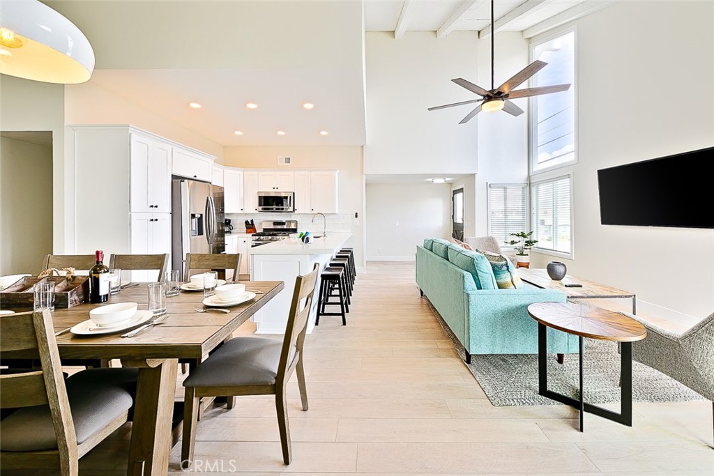 2711 W Balboa Boulevard