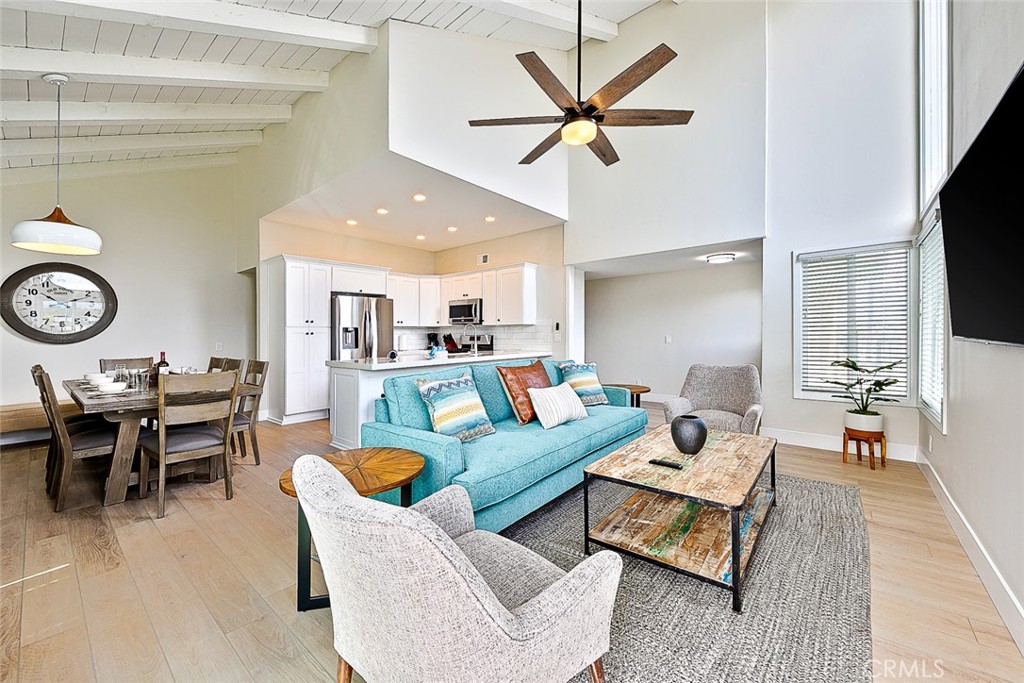 2711 W Balboa Boulevard