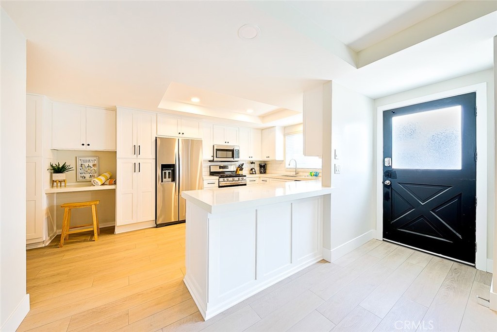 2711 W Balboa Boulevard