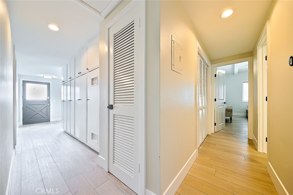 2711 W Balboa Boulevard