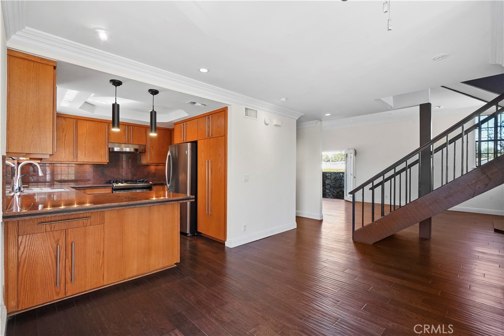 823 W 15th Street 1D