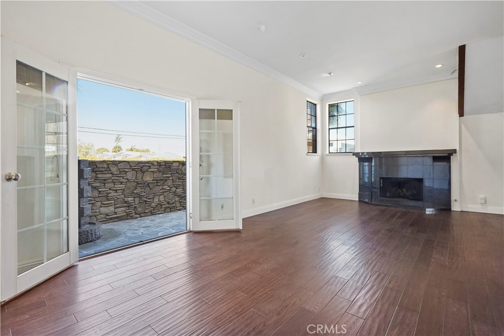 823 W 15th Street 1D