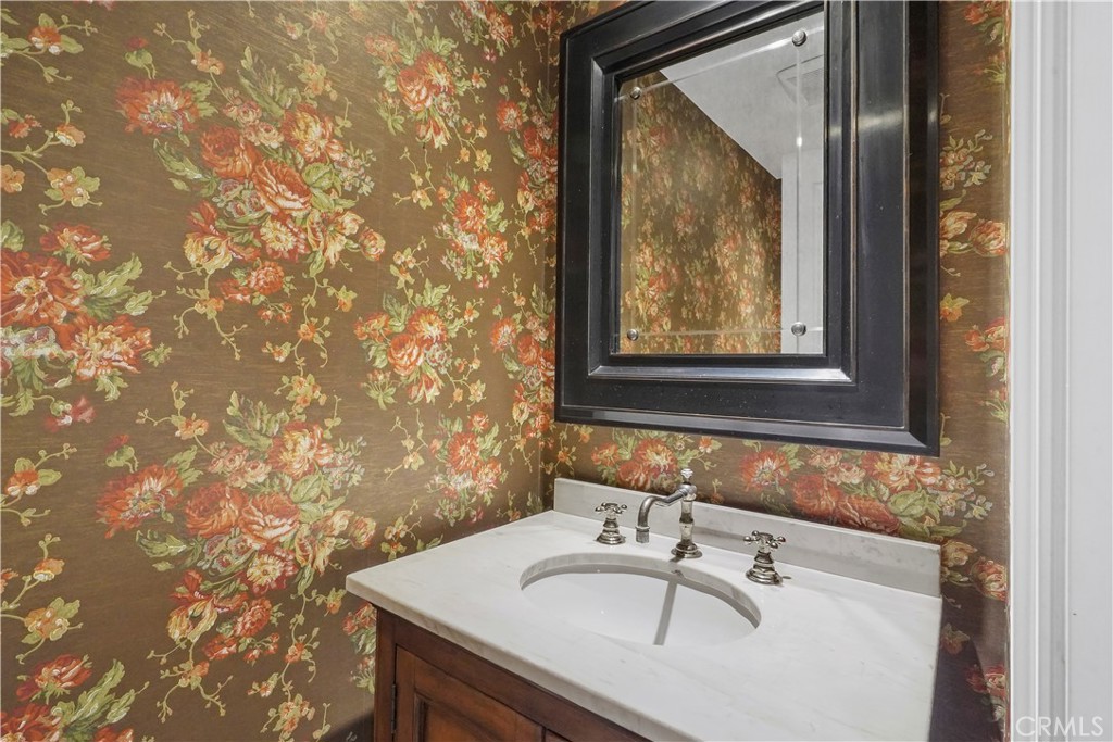 823 W 15th Street 1D