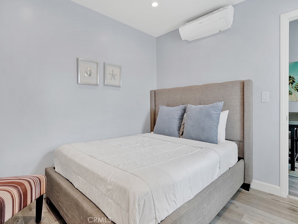 1320 W Balboa Boulevard