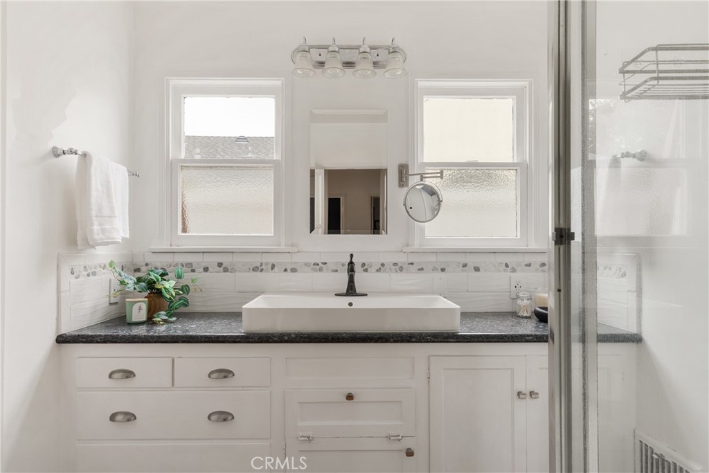 2014 N Flower Street