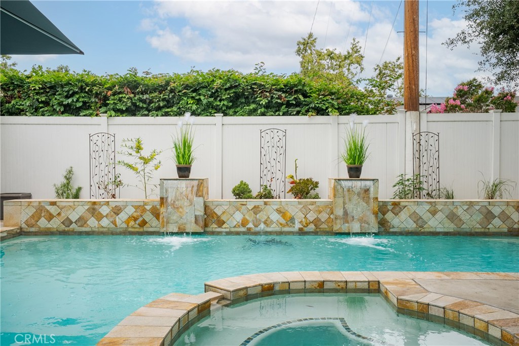 2014 N Flower Street