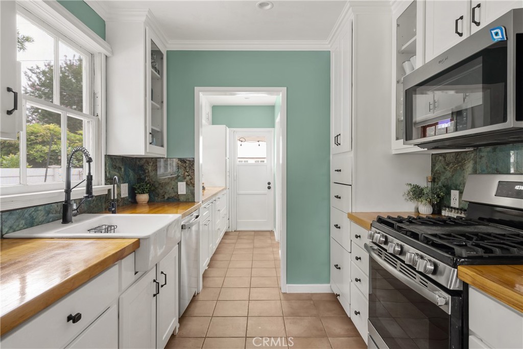 2014 N Flower Street